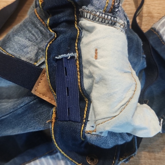 H&M Jeans With Suspenders. Size 2T - Picture 3 of 5